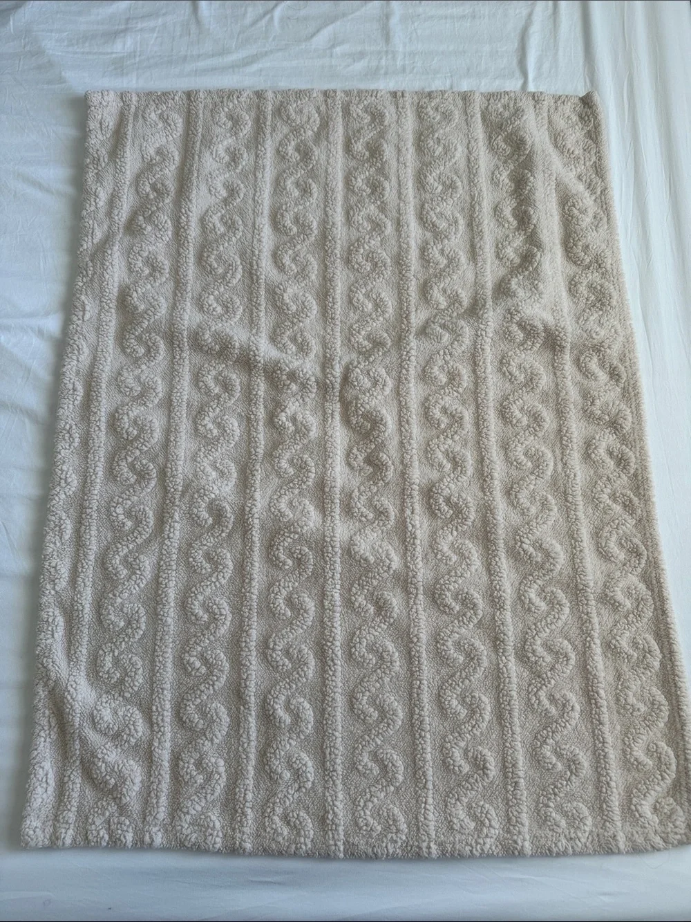 Baby textured blanket for crib